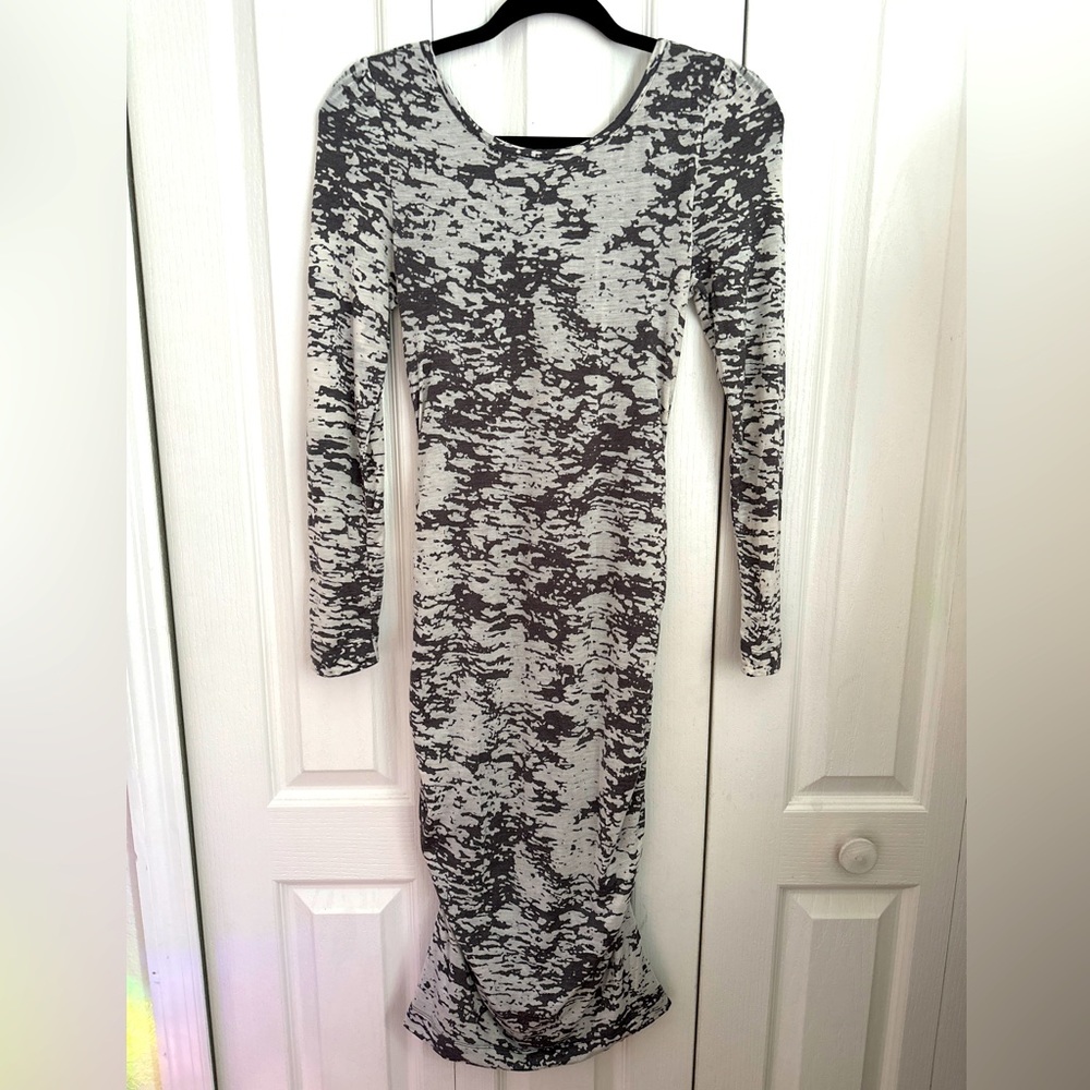 Tart Maternity Body-con Dress (S)